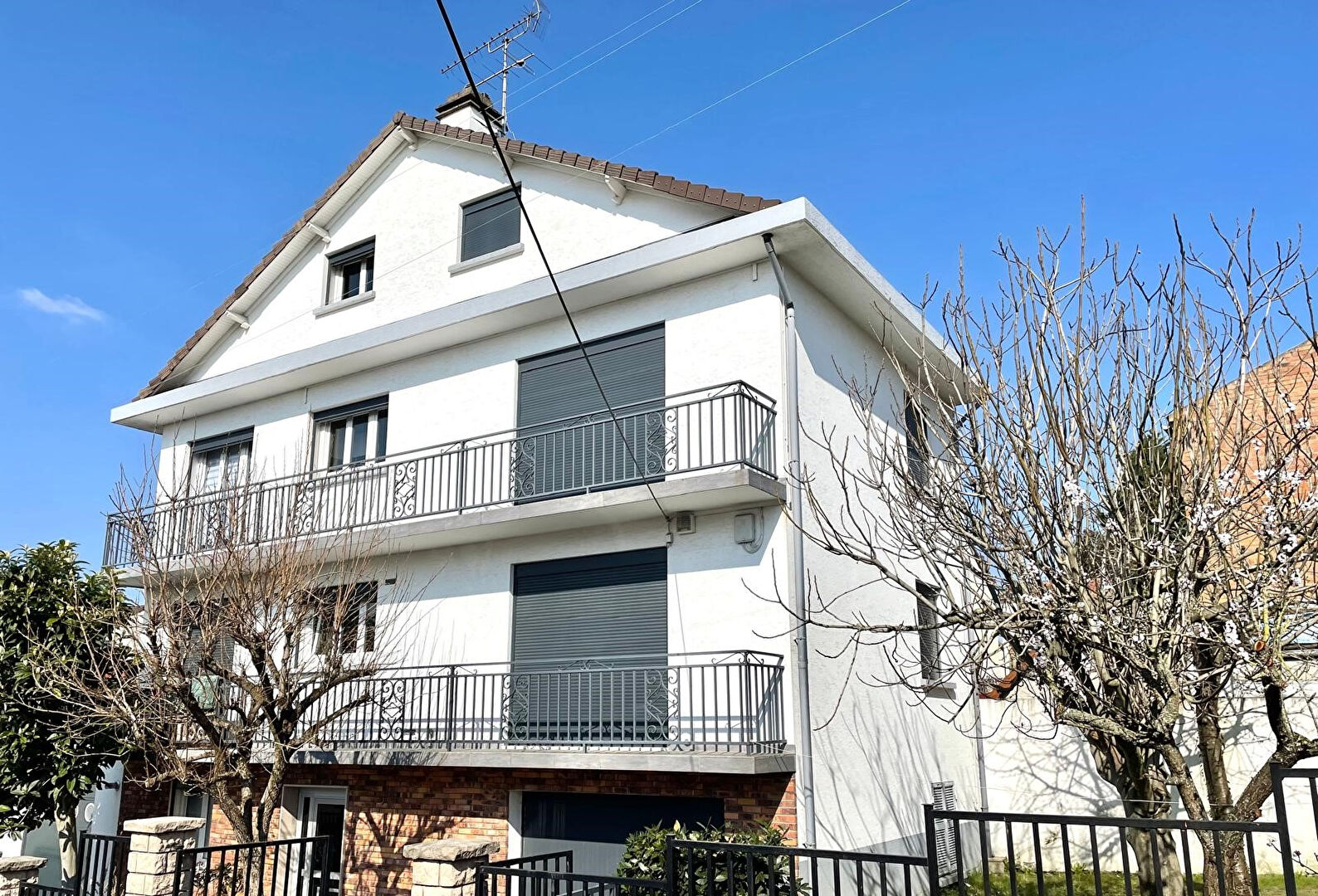 Immeuble Villejuif 13 pièce(s) 182.2 m2